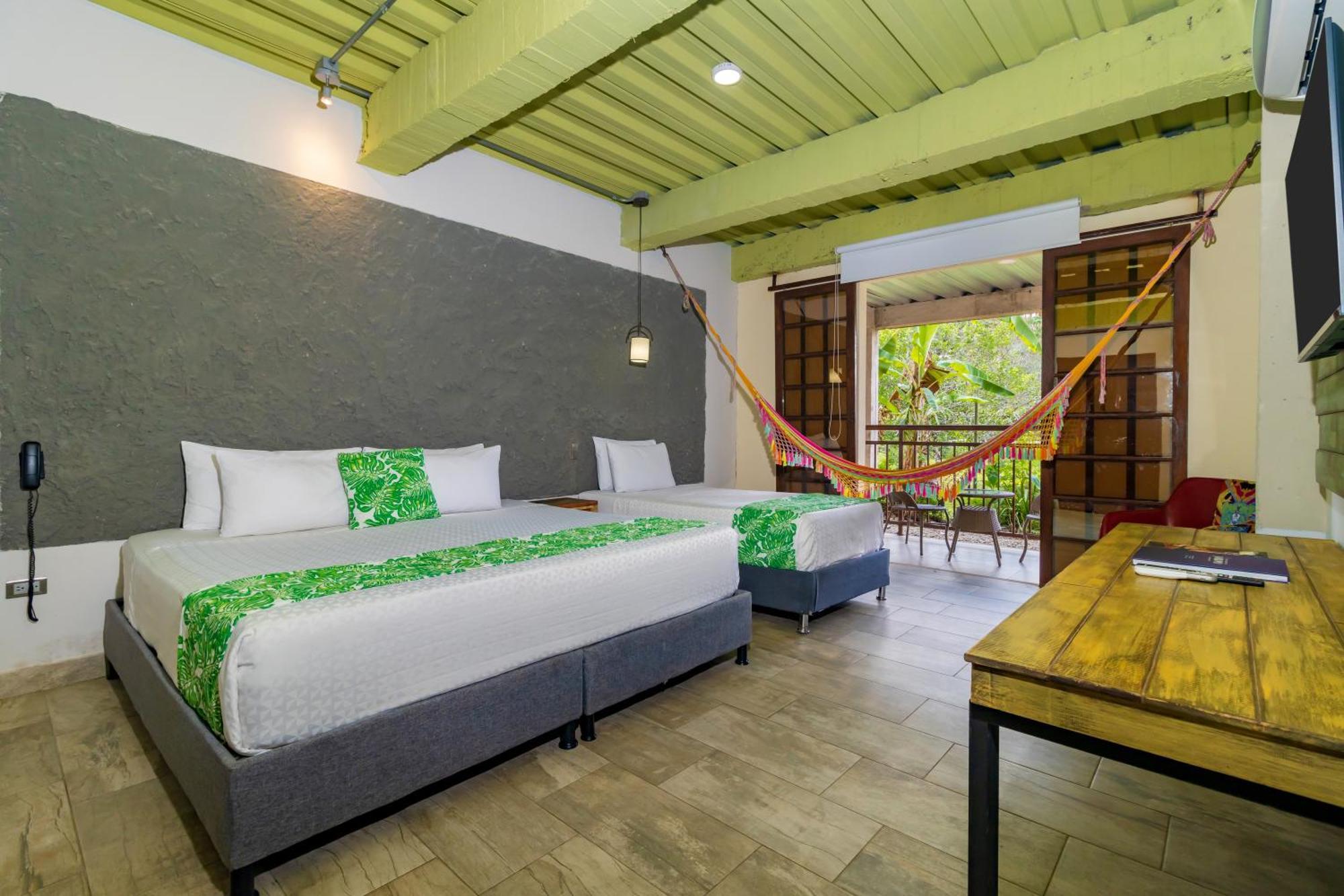 Nq Hotel Orinoquia Granja Campo Alegre Buitenkant foto